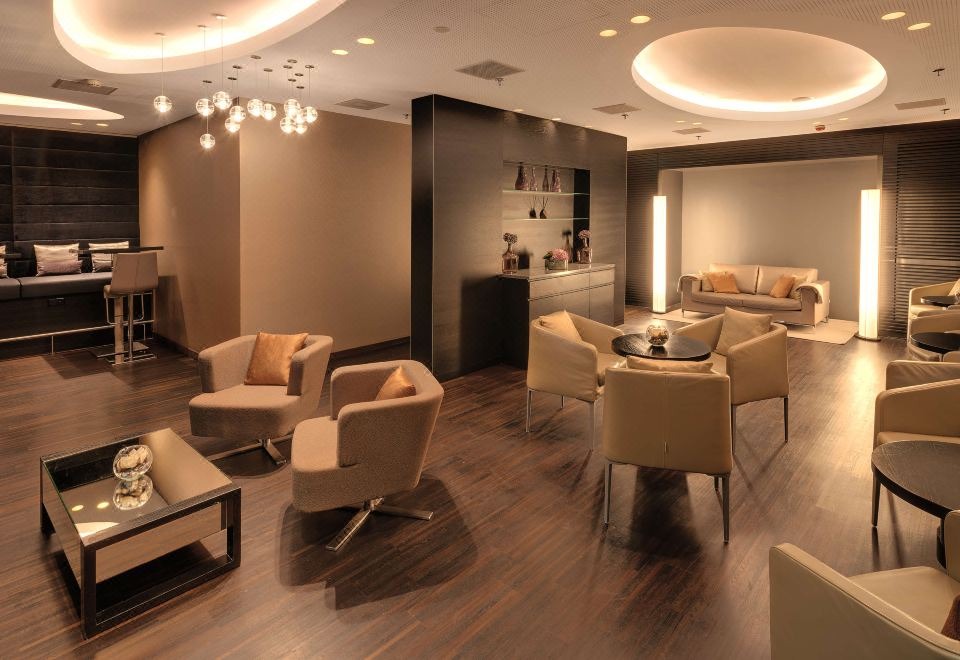 هتل  رنیسانس زوریخ